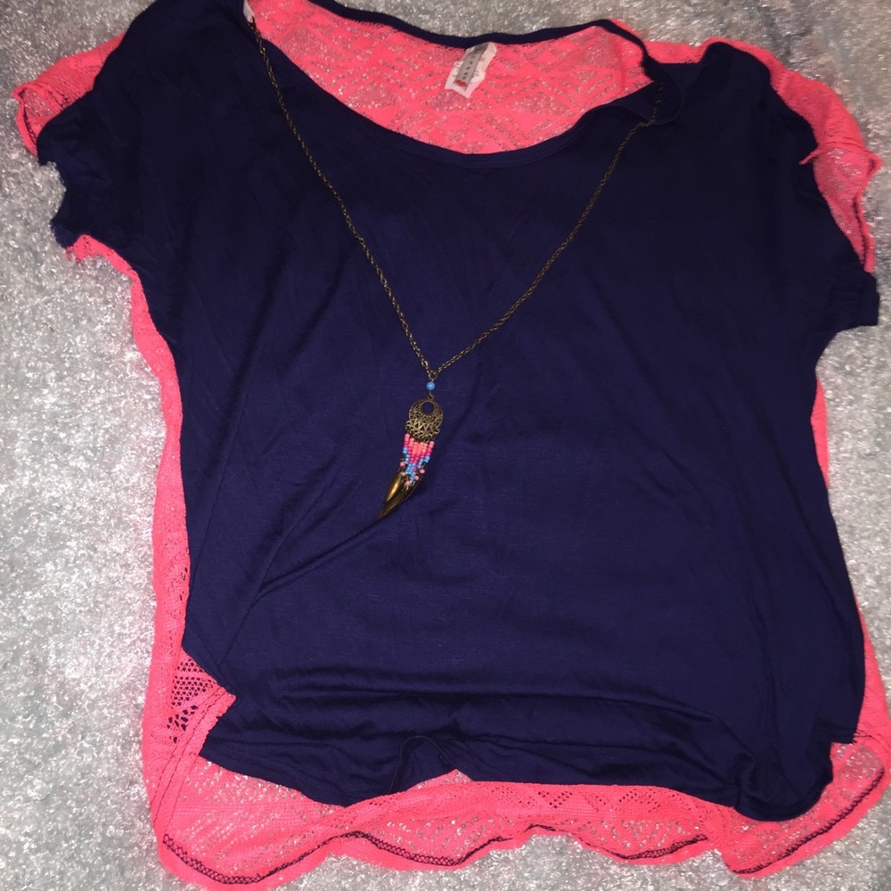 Discreet top w/ Aztec lace & bead dreamcatcher